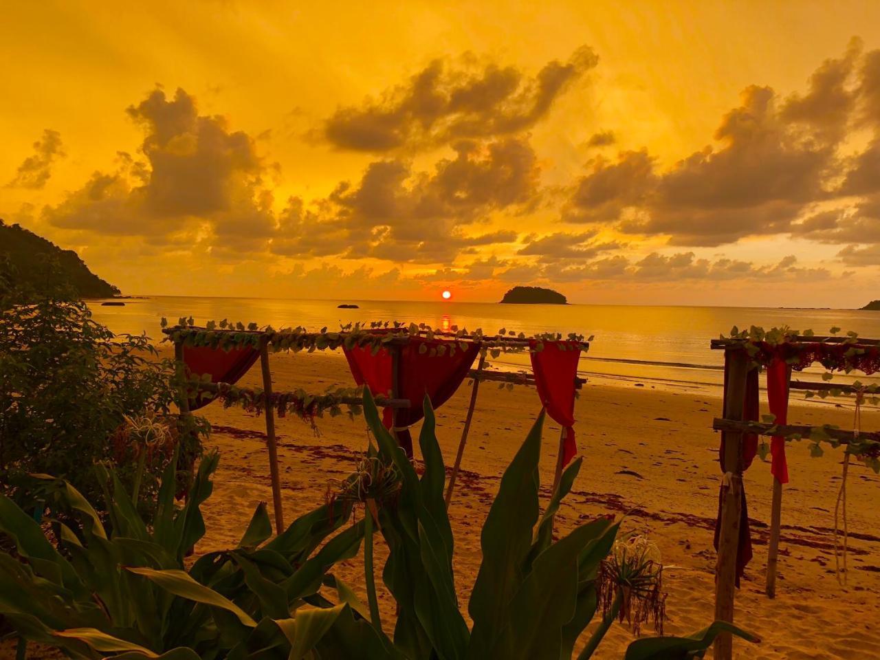 Dragon Pearl Beach Resort Kota Belud Экстерьер фото